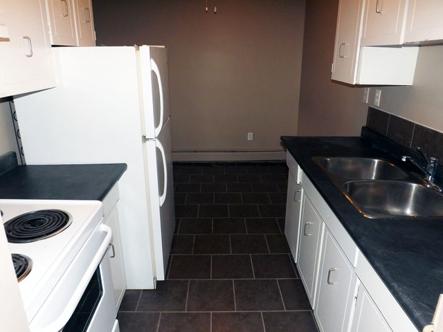 McDougall Apartment For Rent | Washington Court in Long Term Rentals in Edmonton - Image 4