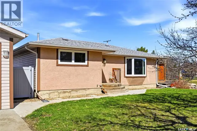230 Prairie AVENUE Briercrest, Saskatchewan in Houses for Sale in Moose Jaw - Image 3