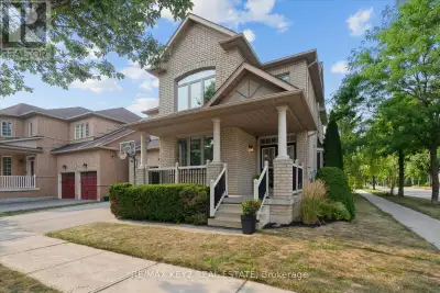 Welcome to this beautifully upgraded 4+1 bedroom, 4 bathroom detached home in the highly sought-afte...