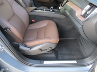 Fresh from the Volvo store this beautiful XC60 has a clean Carfax, two sets of keys and warranty rem... (image 7)