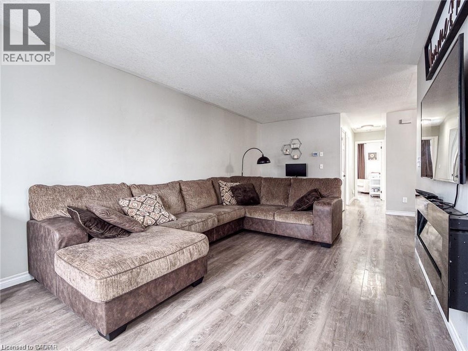 819 JOHN Street Unit# main Woodstock, Ontario 3