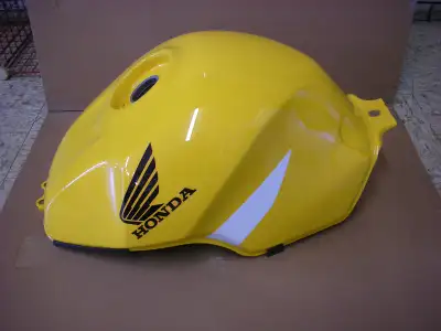 Mint Condition Honda Fuel tank Type 3 Y -160 Sunrise yellow came off a 2000 model believe it will wo...