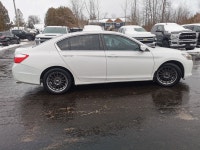 • Power_Steering • Power_Brakes • Power_Windows • Power_Seat • Power_Mirrors • Power_Locks • Air_Con... (image 5)