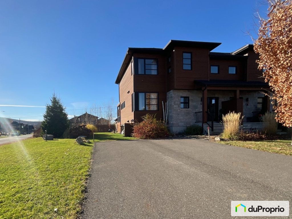 $699,000 - Semi-detached for sale in Bromont — photo 1