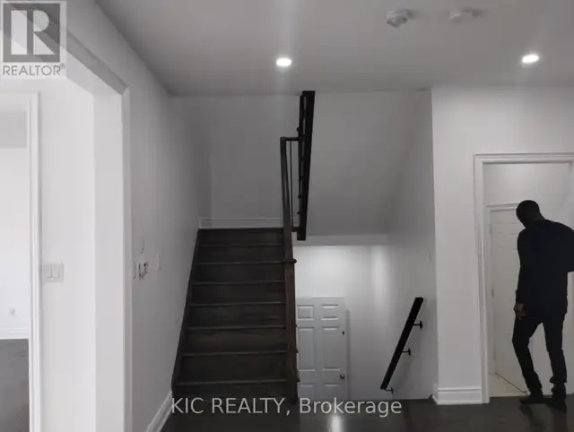 1461 LORMEL GATE AVENUE Innisfil (Lefroy), Ontario in Long Term Rentals in Barrie - Image 4
