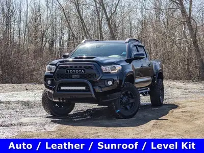 This Toyota is a tough and reliable midsize truck that is built for both everyday driving and off-ro...