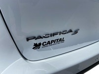 This Chrysler Pacifica has a dependable Regular Unleaded V-6 3.6 L/220 engine powering this Automati... (image 9)