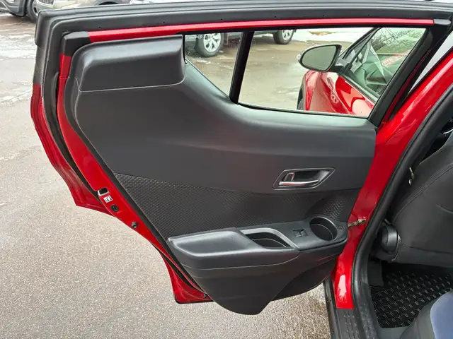 2021 Toyota C-HR XLE Premium Remote Starter! Backup Camera! H... in Cars & Trucks in Moncton - Image 21