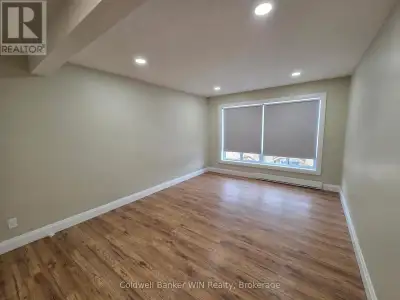 This luxuriously finished, upscale apartment is in a new purpose-built building and will be availabl...