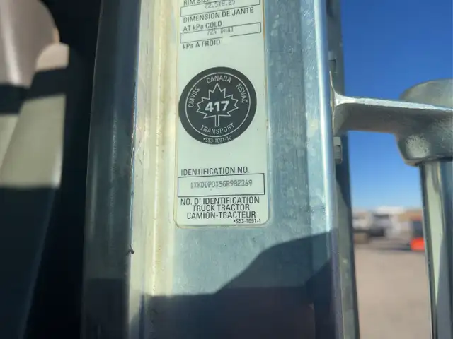 2016 Kenworth T800 in Heavy Trucks in Calgary - Image 23