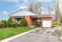 52 KEMP Drive Dundas, Ontario