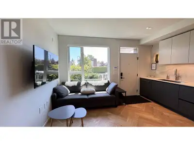 Welcome to this Bright, Modern and conveniently located 1 bedroom. This luxury new 1 bed home is Ava...