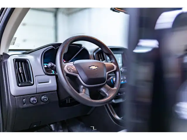 2017 Chevrolet Colorado 4x4 Crew Cab WT Longbox PSeat BCam in Cars & Trucks in Red Deer - Image 12