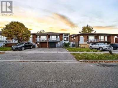 Renovated 3-bedroom, 1-bathroom upper level of a 5-level backsplit semi-detached home. Thislevel fea...