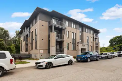 1 Bedroom + Den available at 525, 545 & 555 Recolte