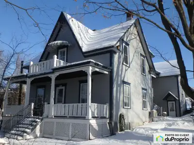 Intergénération / triplex + atelier d'artiste. Chaleureuse belle d'autrefois, bien conservée avec so...