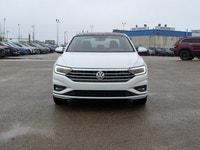 This pre-owned 2020 Volkswagen Jetta Execline offers refined styling, advanced technology, and impre... (image 9)