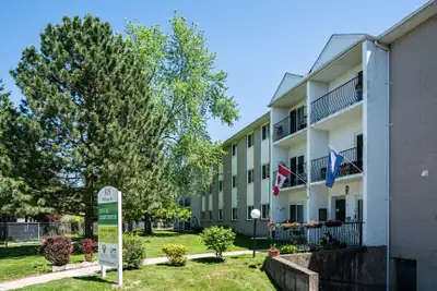 Suite Amenities Utilities Included: Water About Located on the east side of Stratford, within walkin...