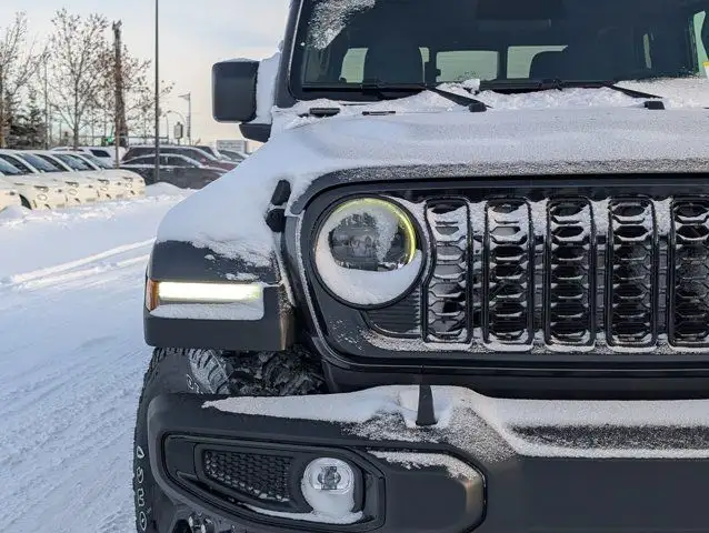 2026 Jeep Gladiator Willys in Cars & Trucks in Edmonton - Image 12