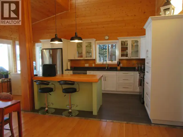 7634 BURGESS ROAD Deka Lake / Sulphurous / Hathaway Lakes, Briti in Houses for Sale in 100 Mile House - Image 24