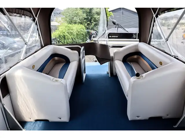  2002 Princecraft Vantage Ponton in Powerboats & Motorboats in Laval / North Shore - Image 9