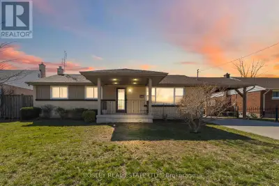Renovated, versatile, and more exciting than your average bungalow, this Niagara Falls home brings b...