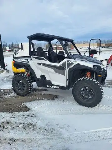 2022 POLARIS GENERAL XP 1000 Financing and Accessories Available! Call Kirk or Brad 204-857-5468 Eng...
