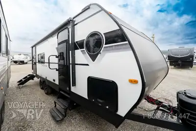 Located in Winfield, BC Call or Text 250-766-4607 Voyager RV Centre 1-800-668-1447 Pendleton Package...