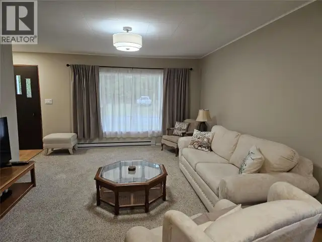 301 5TH Street NW Nakusp, British Columbia in Houses for Sale in Nelson - Image 7