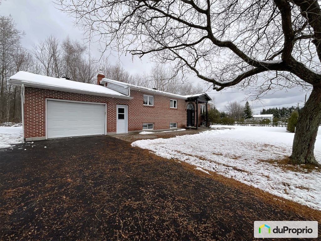 $585,000 - Bungalow for sale in St-Cyrille-De-Wendover — photo 2