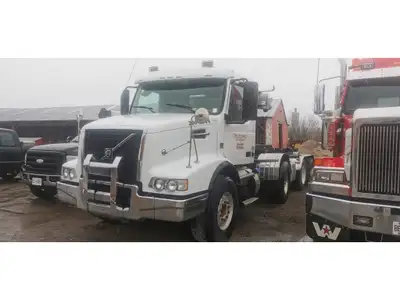Only 185,461km's, Tri Axle Hook Truck, 475hp Volvo D13, auto transmission, axles 20/20/46, spring su...