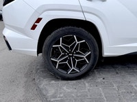 Crowfoot Hyundai, AMVIC Licensed Dealer Mileage: 114,346 km History: No accidents, One Owner Stand o... (image 4)