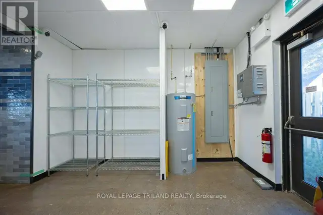 985 TALBOT STREET St. Thomas, Ontario in Commercial & Office Space for Rent in London - Image 31