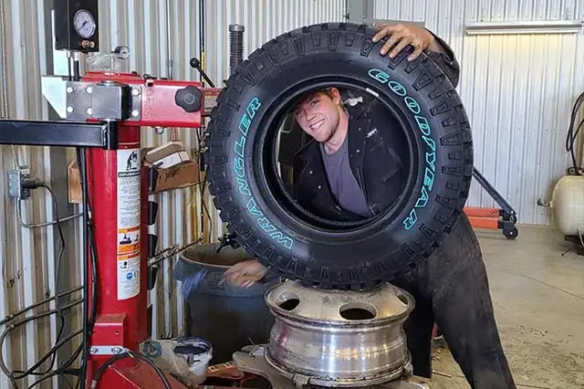 REPAIR SHOP in Repairs & Maintenance in Mississauga / Peel Region - Image 9