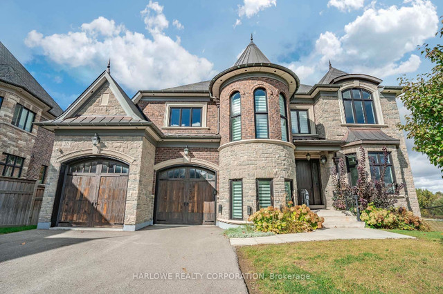 OVER 7000 SQFT! Custom Home On A 70x202FT Lot In King City! in Houses for Sale in Markham / York Region
