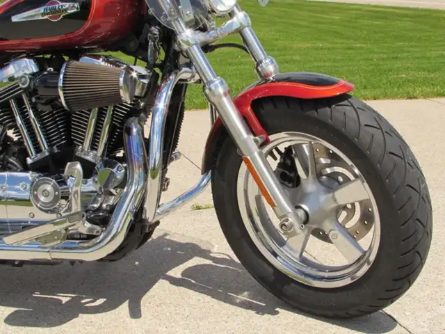 2011 Harley-Davidson Sportster XL1200C 1200 Custom in Sport Bikes in Leamington - Image 12