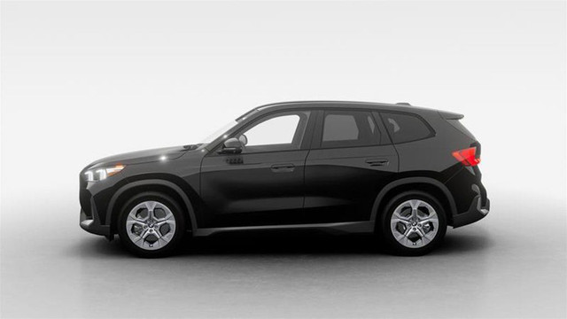 2026 BMW X1 xDrive28i | Polyvalente et puissante | Peinture dans Autos et camions  à Ville de Montréal - Image 4