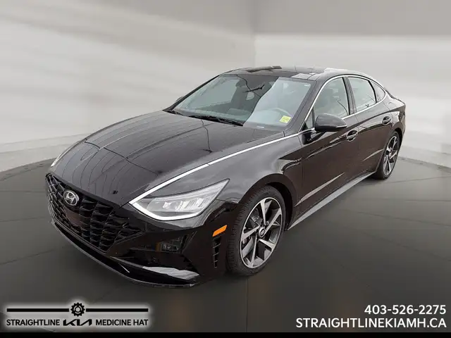 2023 Hyundai Sonata Sport low kms, clean carfax, advanced safety