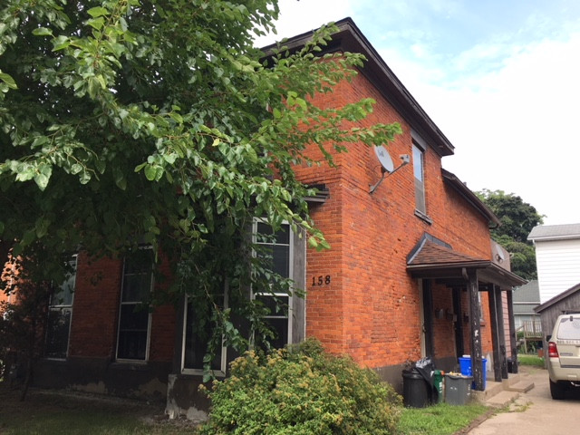 Main floor updated two bedroom centrally located! in Long Term Rentals in St. Catharines