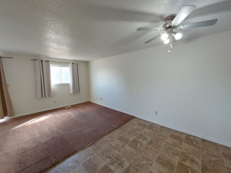 Beautiful 2 Bedroom Unit in Clearview Meadows!! 5