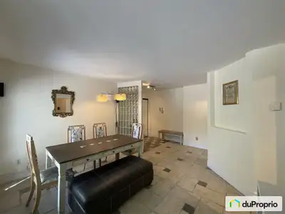 Traduction automatique Un appartement lumineux et élégant dans un quartier très calme et verdoyant d...