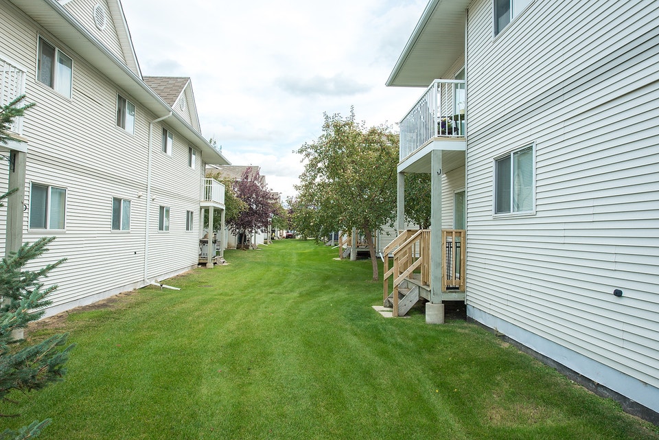 Windermere Estates - 2 BED ROOM House for Rent 4