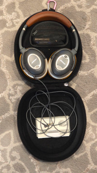 ose QuietComfort 15 Acoustic Noise Cancelling Headphones