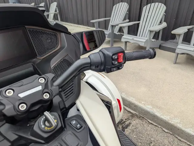 2024 Can-Am Spyder RT in Street, Cruisers & Choppers in Kingston - Image 7