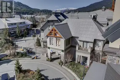 Investment Alert! Beautiful Studio in Whistler Village! This beautifully maintained studio apartment...