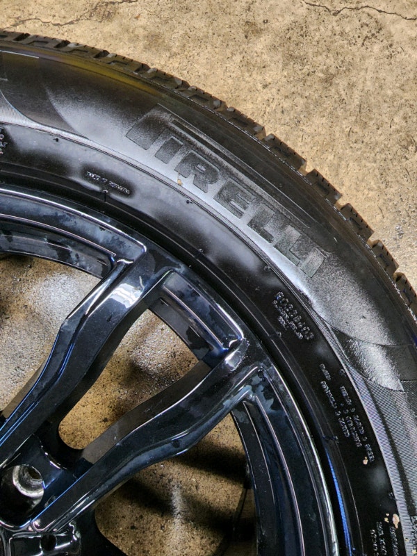 255/55R18 Pirelli RunFlat winter set for BMW X5 X6 5X120 Tires & Rims