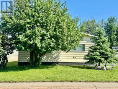 NO LOT RENT! This affordable, well-maintained, and move-in ready home is the perfect place to settle...
