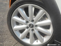 Navigate city streets with playful confidence and undeniable style in this 2021 MINI 5 Door Cooper H... (image 5)