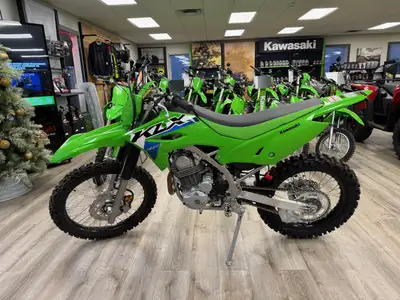 IN STOCK NOW! PRICE IS PLUS FREIGHT AND TAXES Engine Type: Single-Cylinder Displacement: 14.2 cu. in...