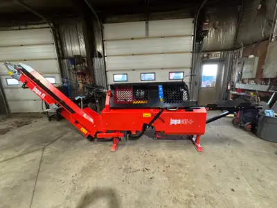 Make firewood fast with the Japa 315+ with an electric start Honda engine. A high performance, profe...